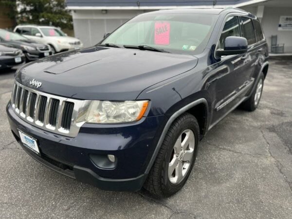 2012 Jeep Grand Cherokee Laredo X 4WD - Image 17