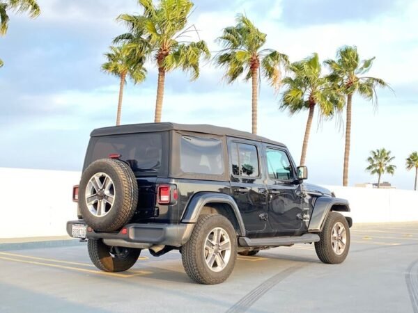 2018 Jeep Wrangler Unlimited Sahara 4WD - Image 2