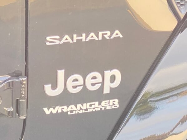 2018 Jeep Wrangler Unlimited Sahara 4WD - Image 16