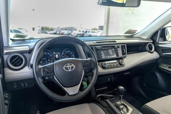 2018 Toyota RAV4 XLE - Image 5